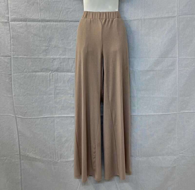 Dresuri/ sosete, cravate, boxeri/ chiloti, bustiere, esarfe, haine diverse.