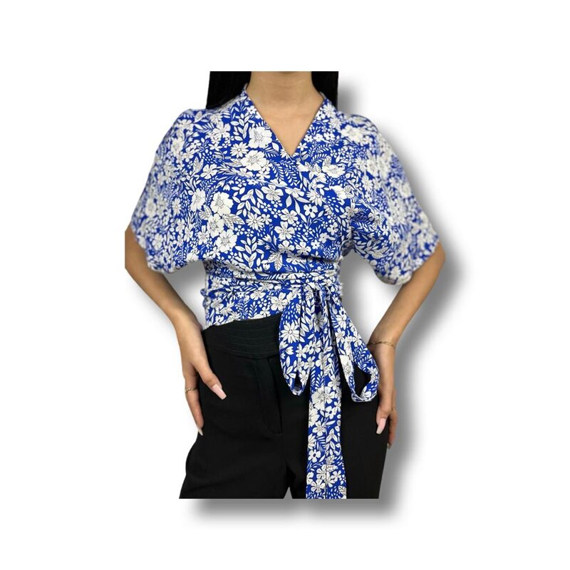 Dresuri/ sosete, cravate, boxeri/ chiloti, bustiere, esarfe, haine diverse.